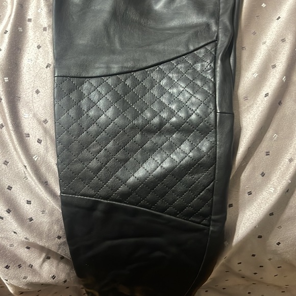 Leather faux pants - Picture 3 of 7